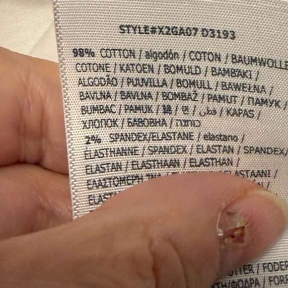 Guess Women's High Rise Tapered Slim Distressed White Jeans with raw hem Size 32 - Picture 6 of 6